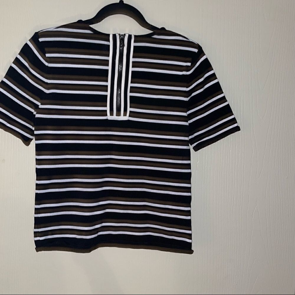 Carmen Marc Valvo Black & White Striped Short Sleeve Knit Top Zipper Back Med - Picture 3 of 7